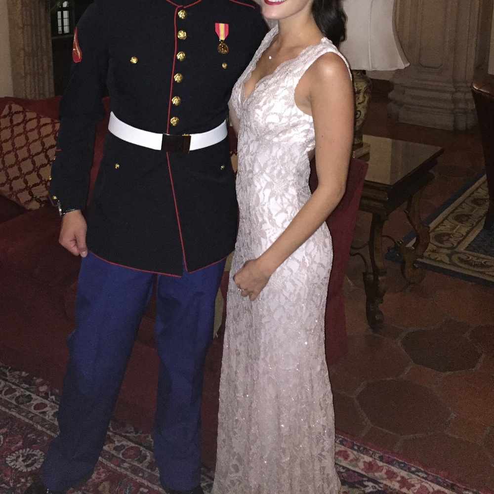 Gorgeous beige/ gold sparkle lace prom dress size 2